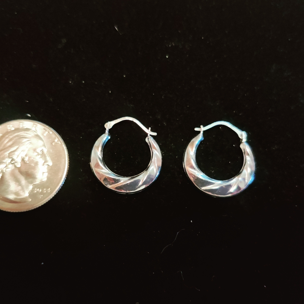 14k White Gold Hoop Twist Pattern Earrings Stamped 14k